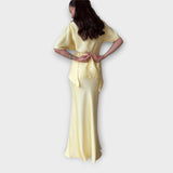 Finja - Top Off-Shoulder avec Noeud et Ensemble Jupe