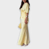 Finja - Top Off-Shoulder avec Noeud et Ensemble Jupe