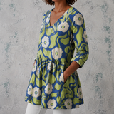 Élodie | Chemise longue en lin avec motif floral rétro graphique