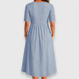 Cecily | Gestreiftes Midi-Kleid mit Knopfdetails und Taschen