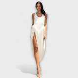 Robe maxi drapée avec jupe sculpturale et fente latérale