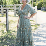 Melodi – Langes Blumenmaxikleid mit V-Ausschnitt